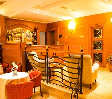 Clelia Palace Ξενοδοχείο 3*
